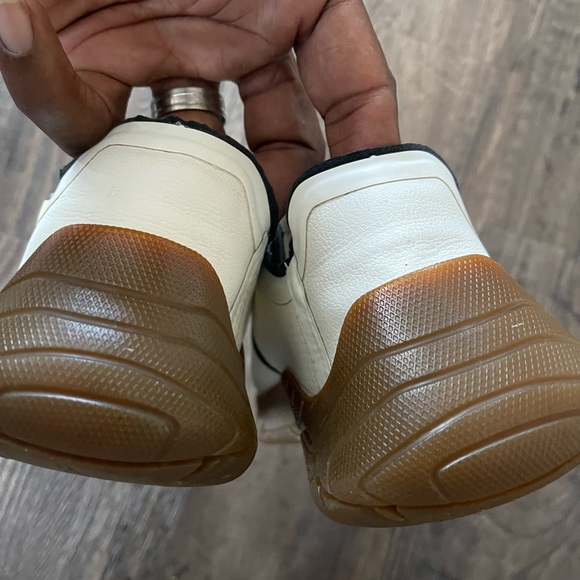 Puma Tennis Shoes - Picture 3 of 6